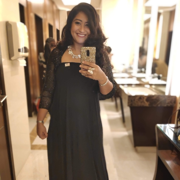 Meet your Posher, Sana - Picture 3 of 3